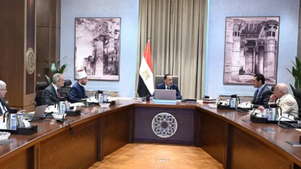 رئيس الوزراء يجتمع بوزير الرياضة ورئيس نادي الزمالك