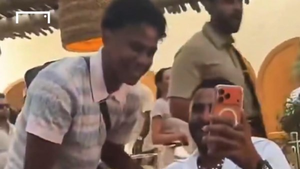 سيلفي محرز ويامال