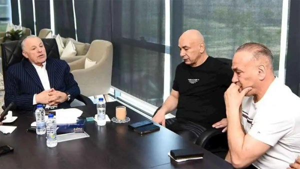 حسام وإبراهيم حسن مع هاني أبو ريدة 
