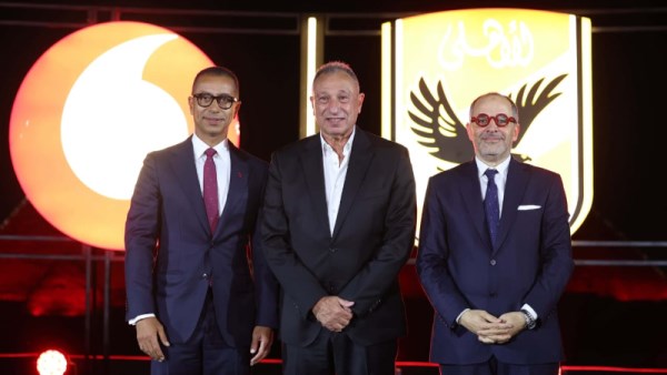 الأهلي يوقع عقدًا استثماريًا تاريخيًا مع فودافون