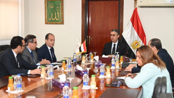 اجتماع وزير التموين اليوم