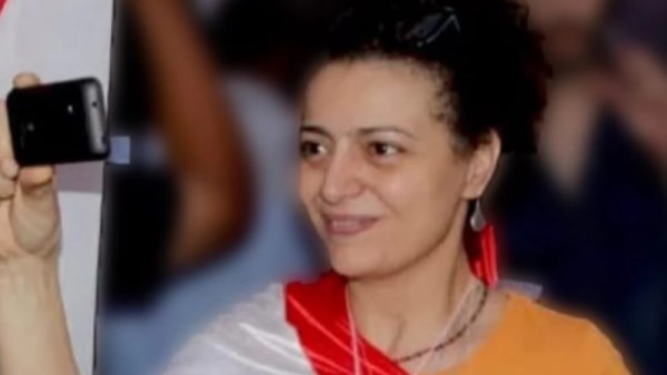 الفنانة هبة عبدالغني  أثناء مشاركتها في ثورة 30 يونيو 2013