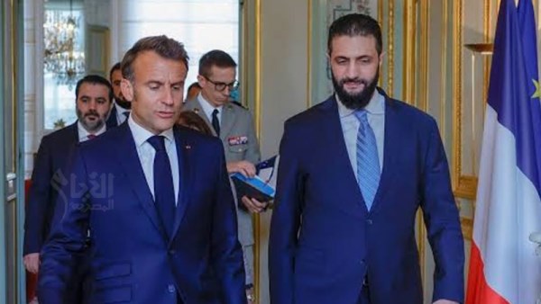 الرئيس الفرنسي إيمانويل ماكرون والرئيس السوري الموأقت أحمد الشرع 
