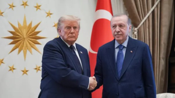 الرئيس الأمريكي دونالد ترامب و الرئيس التركي رجب طيب أردوغان 