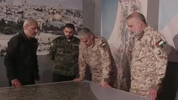 محمد عودة، محمد الضيف، وابو عبيدة ، ورافع سلامة 