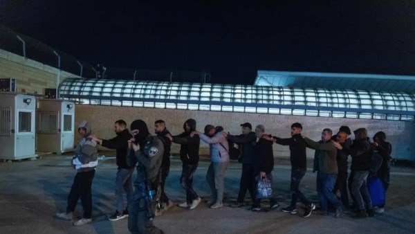 اعتقال العشرات من الفلسطينيين