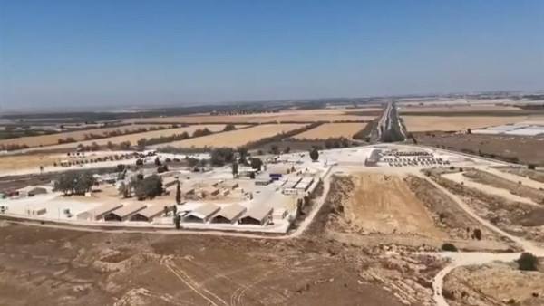 صورة للقاعدة لاستقبال القوة الدولية بغلاف غزة