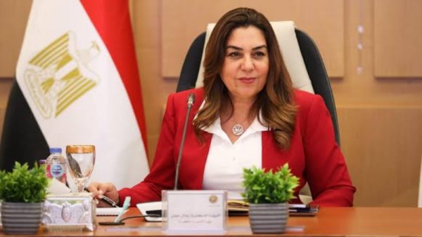 منال عوض 