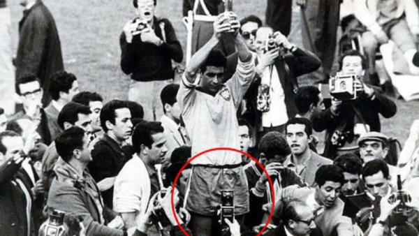 صورة من مونديال 1962 تثير الجدل