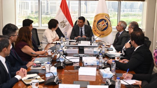 وزير الصناعة 