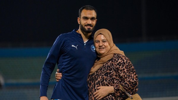 مصطفى زيكو ووالدته 