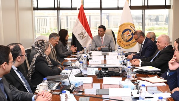 وزير الصناعة 