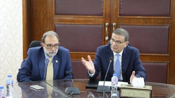 وزير الزراعة خلال الاجتماع