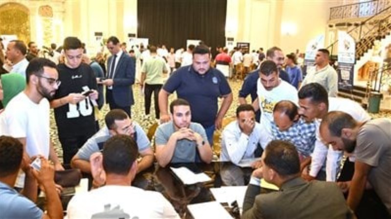 فرص عمل الشباب