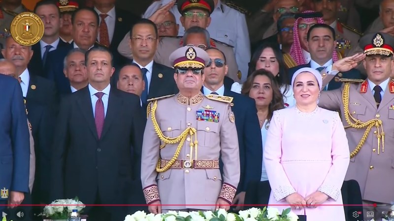 الرئيس السيسي وقرينته