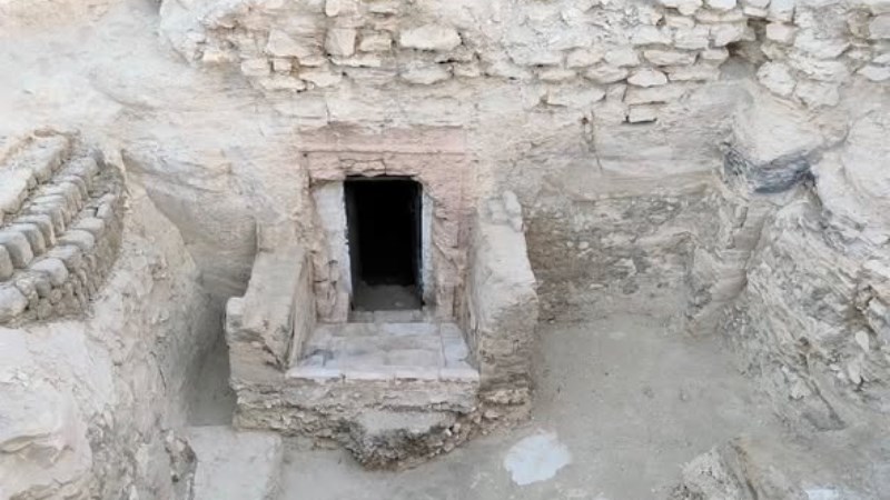 مقبرة بالأقصر